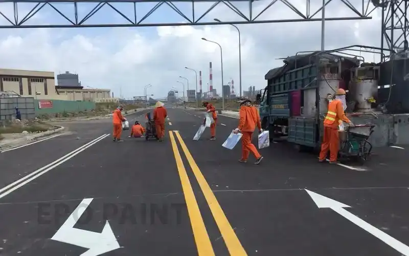 thi công sơn kẻ vạch phản quang